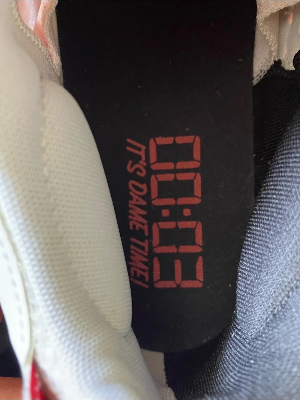 Adidas Dame 6
